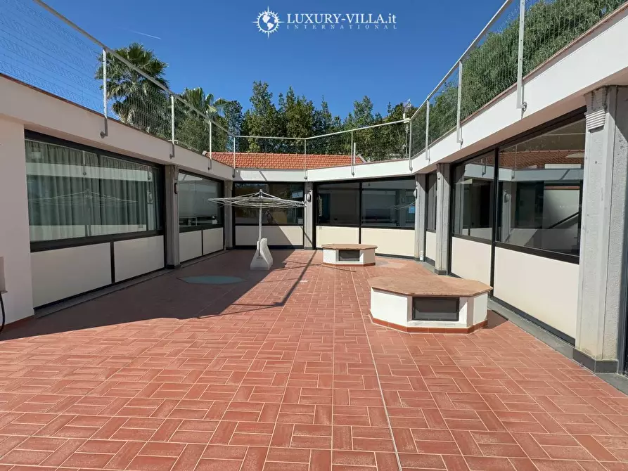 Immagine 20 di Villa in vendita  in strada termini a Ospedaletti