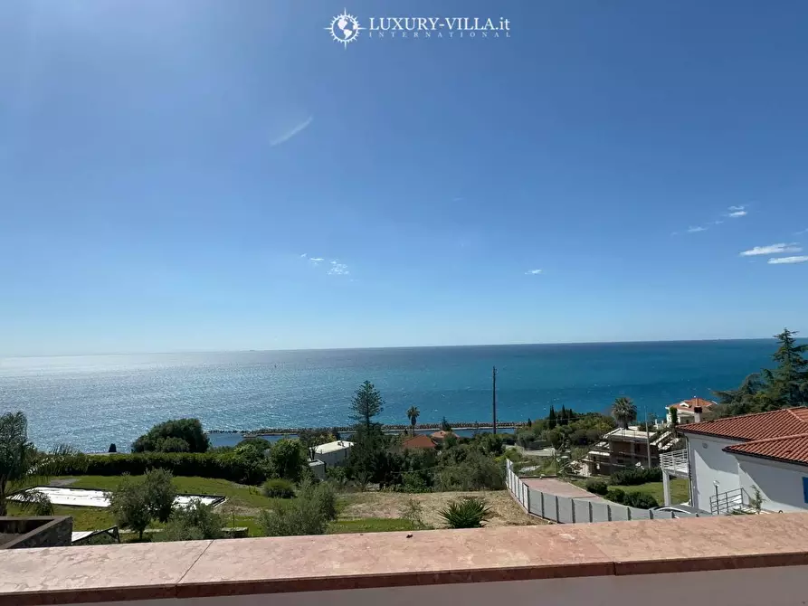 Immagine 22 di Villa in vendita  in strada termini a Ospedaletti