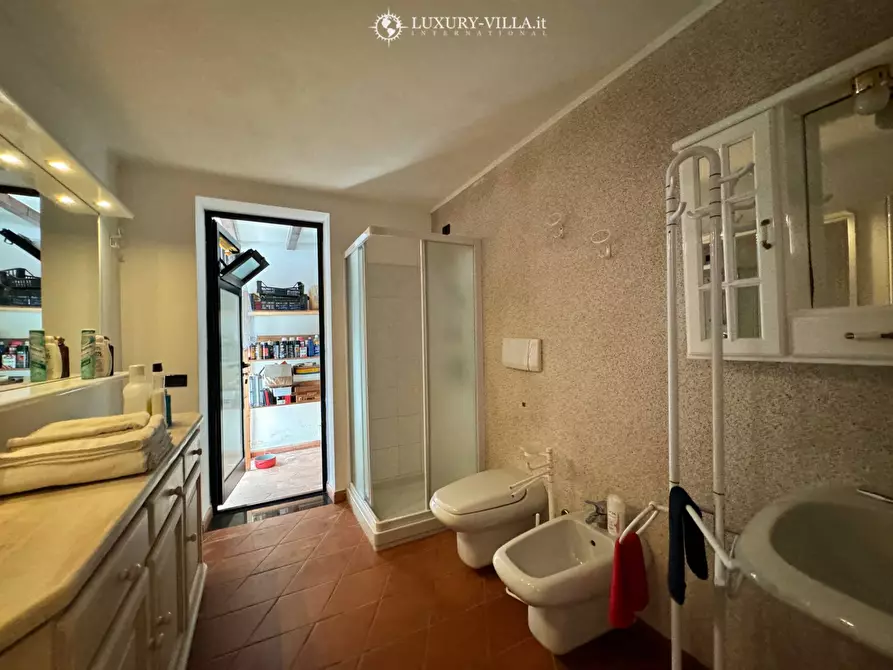 Immagine 28 di Villa in vendita  in strada termini a Ospedaletti