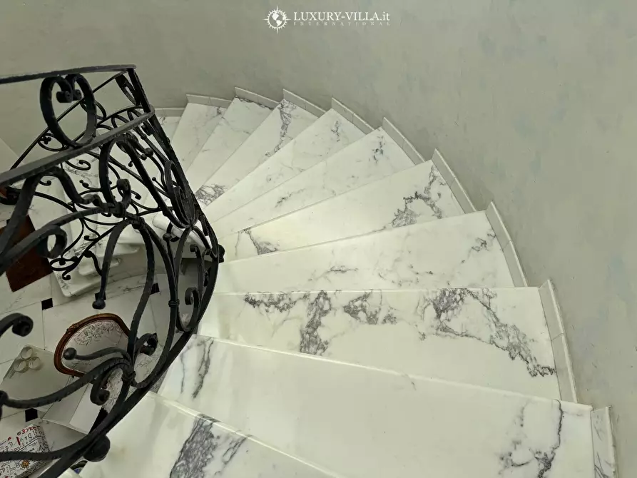 Immagine 30 di Villa in vendita  in strada termini a Ospedaletti