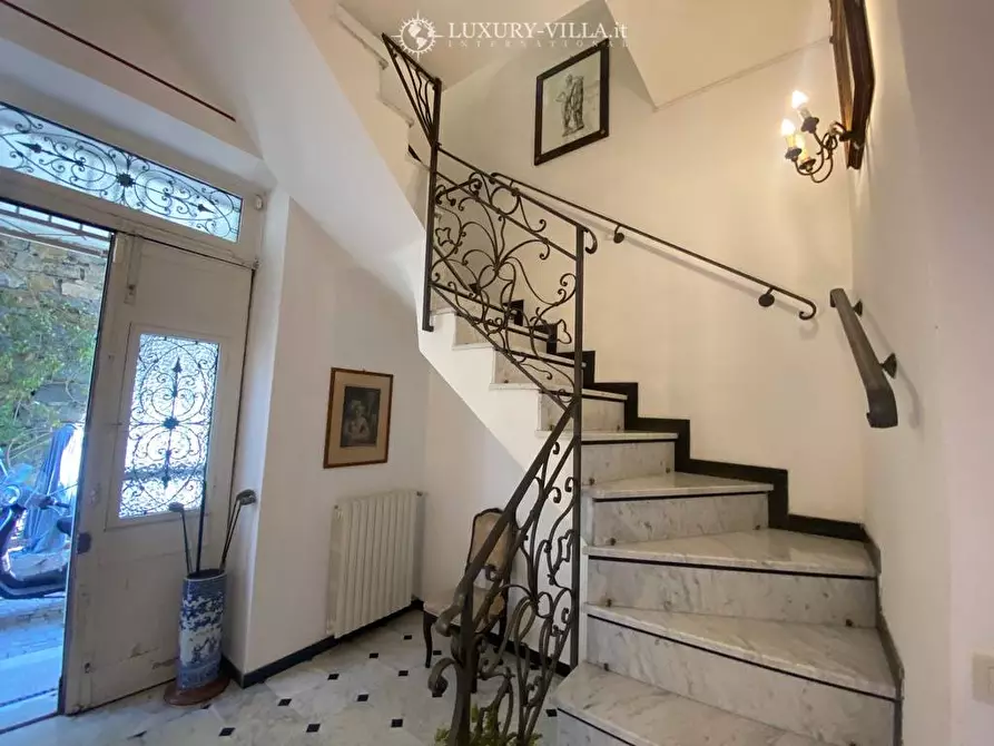 Immagine 11 di Villa in vendita  in via dei pepi a Ospedaletti