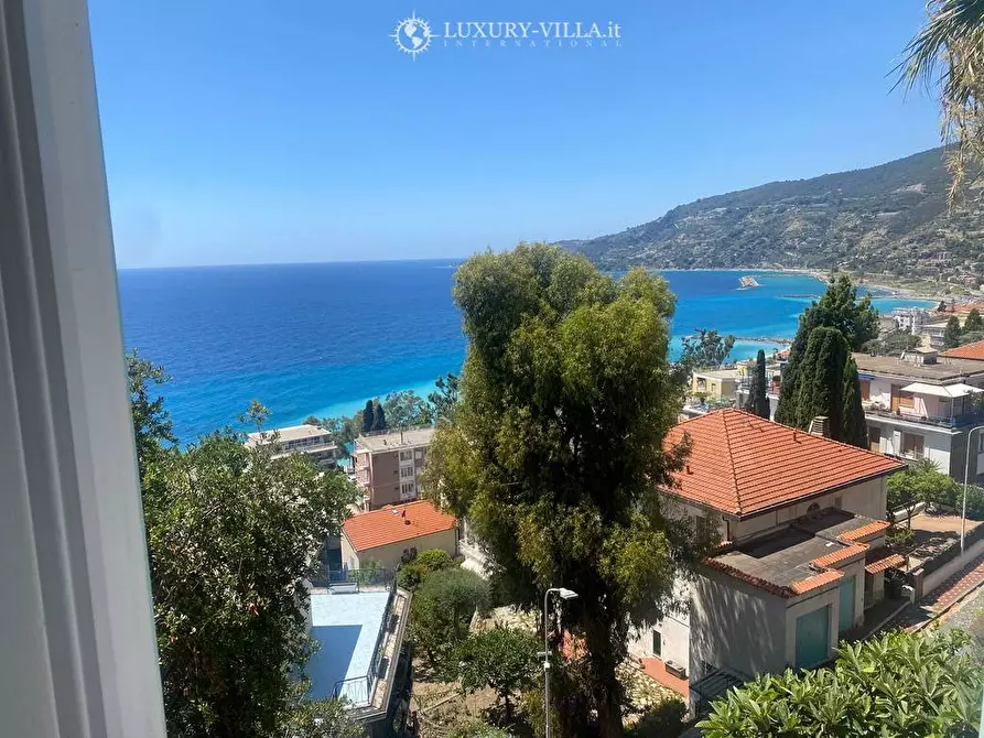 Immagine 20 di Villa in vendita  in via dei pepi a Ospedaletti