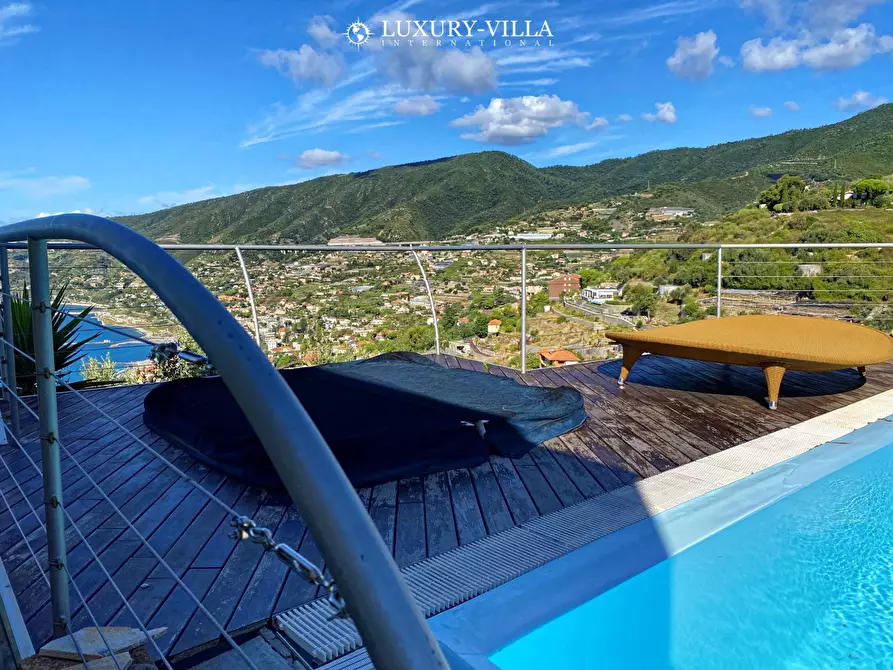 Immagine 5 di Villa in vendita  in strada provinciale 80 a San Remo