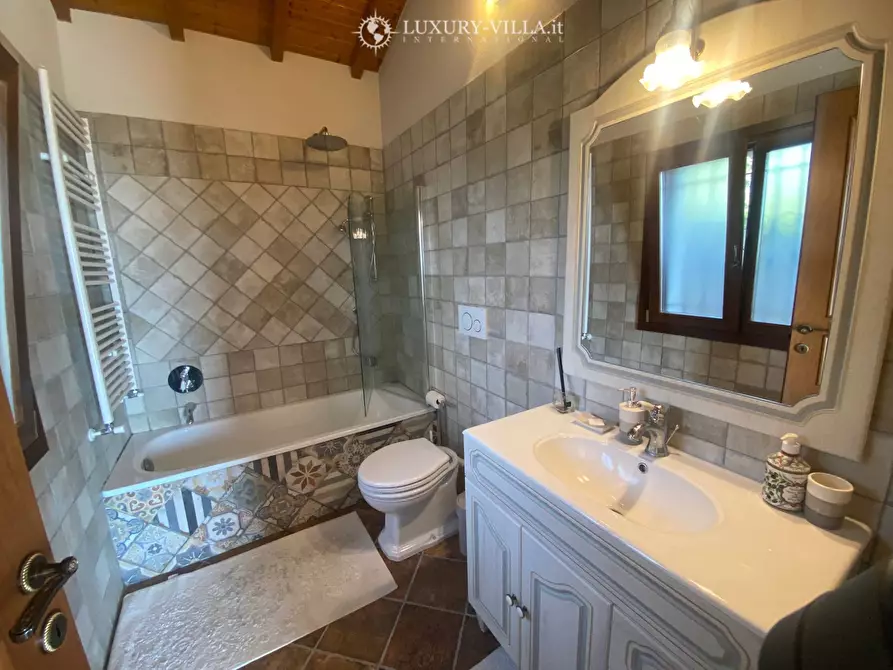 Immagine 18 di Villa in vendita  in strada mergai a Vallebona