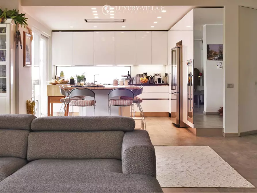 Immagine 13 di Villa in vendita  in strada martina noce a Ospedaletti