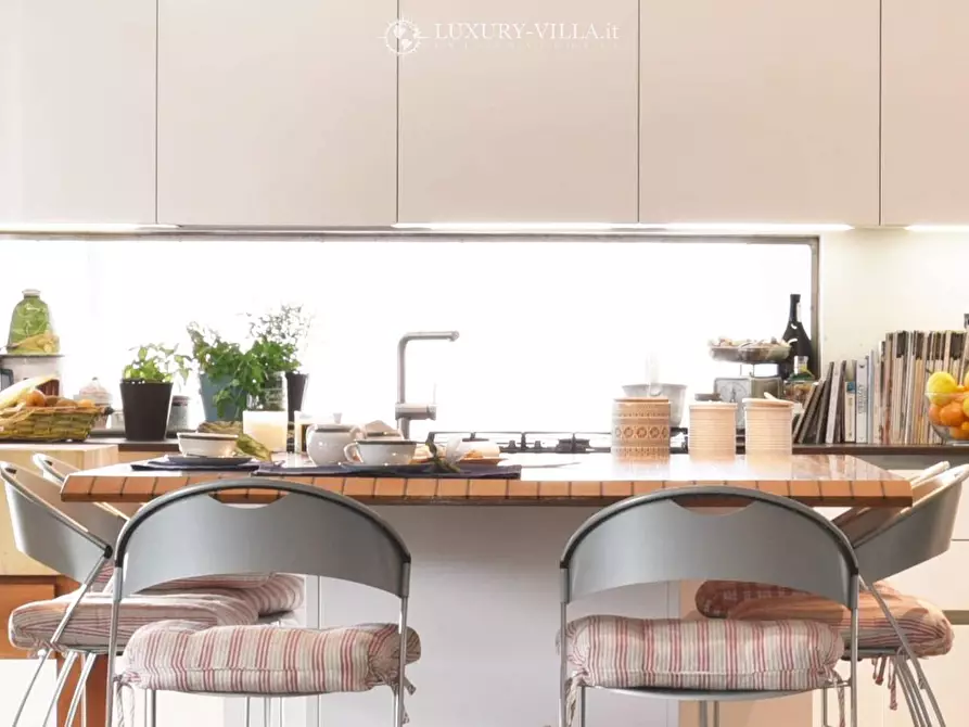 Immagine 14 di Villa in vendita  in strada martina noce a Ospedaletti