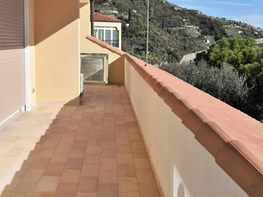 Immagine 22 di Villa in vendita  in strada martina noce a Ospedaletti