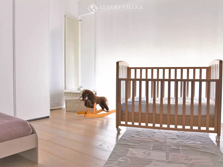 Immagine 25 di Villa in vendita  in strada martina noce a Ospedaletti