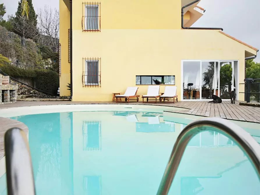 Immagine 2 di Villa in vendita  in strada martina noce a Ospedaletti