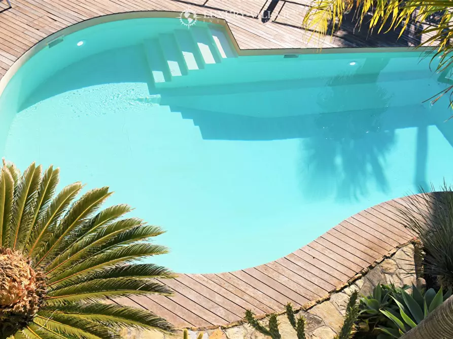 Immagine 3 di Villa in vendita  in strada martina noce a Ospedaletti