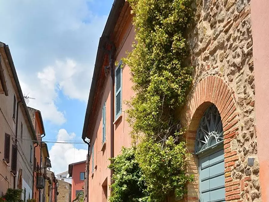 Immagine 29 di Appartamento in vendita  in Via XX Settembre a Bagnoregio