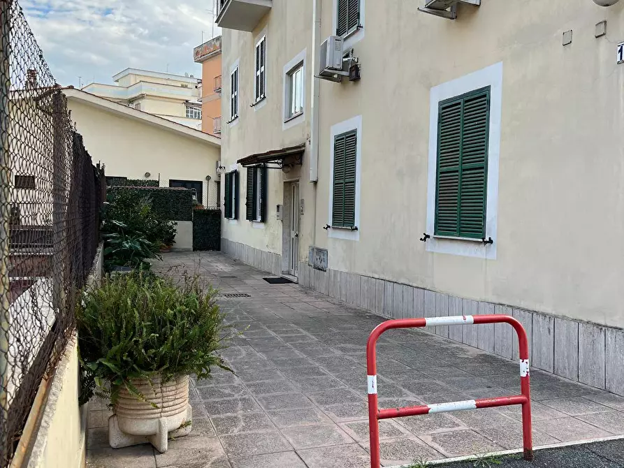 Immagine 2 di Appartamento in vendita  in Via dell'Airone a Roma