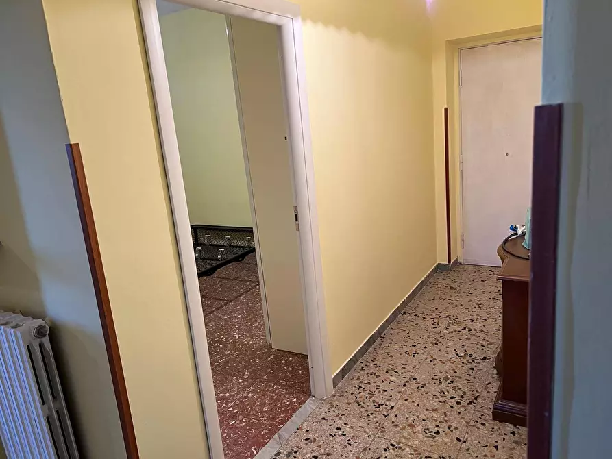 Immagine 5 di Appartamento in vendita  in Via dell'Airone a Roma