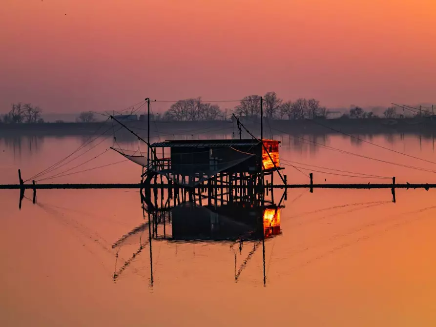 Immagine 1 di Casa indipendente in vendita  a Comacchio