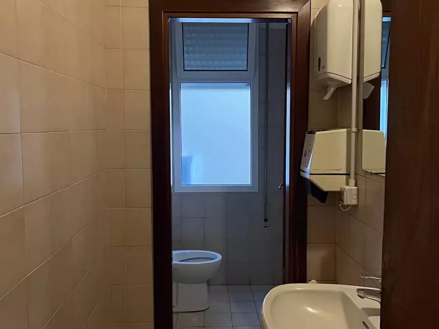 Immagine 9 di Attività commerciale in vendita  in VIA LEVANTINA a Jesolo