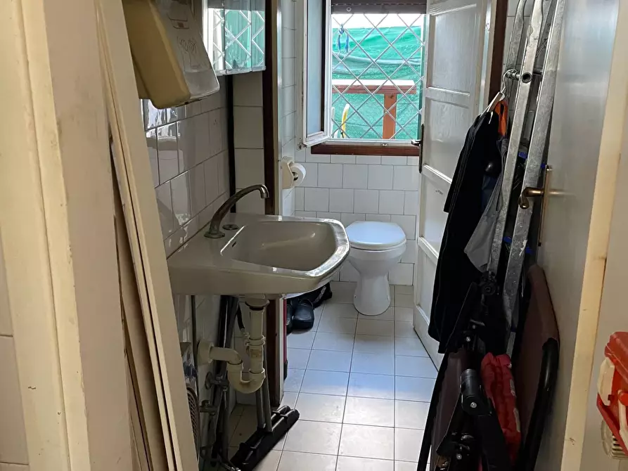 Immagine 8 di Attività commerciale in vendita  in VIA LEVANTINA a Jesolo