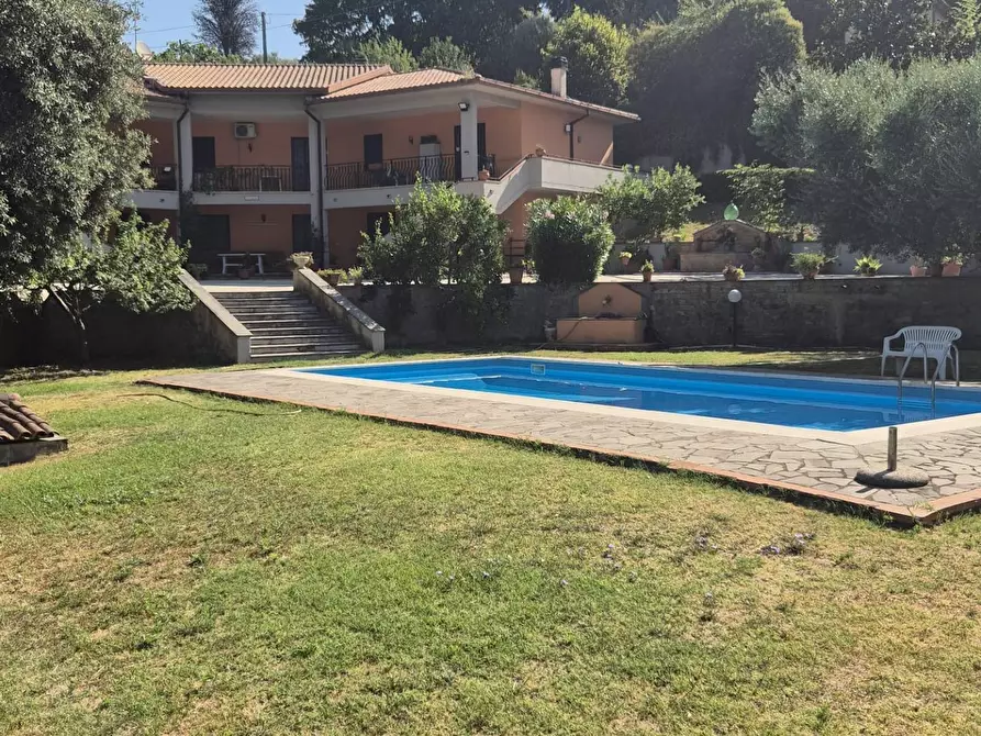 Immagine 2 di Villa in vendita  in Località Pinoleto a Montopoli Di Sabina