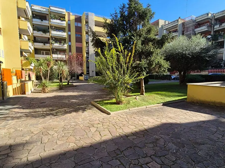 Immagine 26 di Appartamento in vendita  in via federico seismit doda a Roma