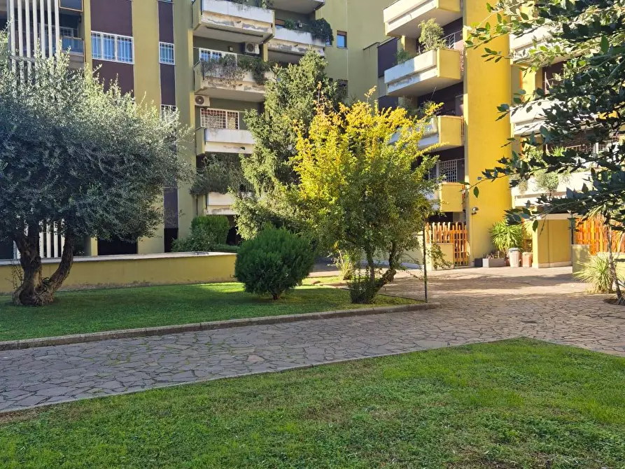 Immagine 28 di Appartamento in vendita  in via federico seismit doda a Roma