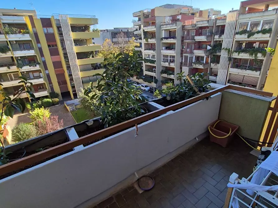 Immagine 27 di Appartamento in vendita  in via federico seismit doda a Roma