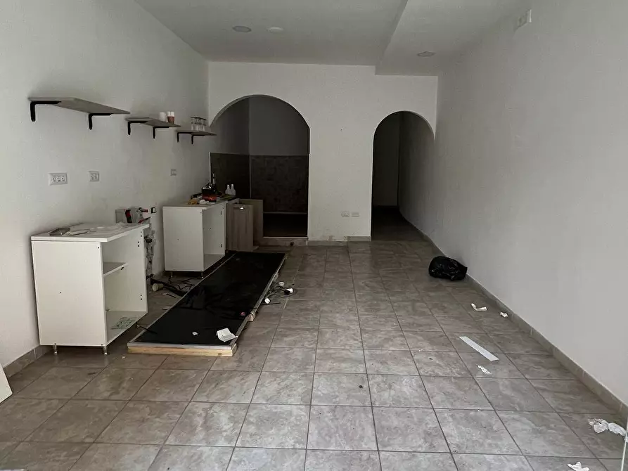 Immagine 2 di Locale commerciale in vendita  a Roma