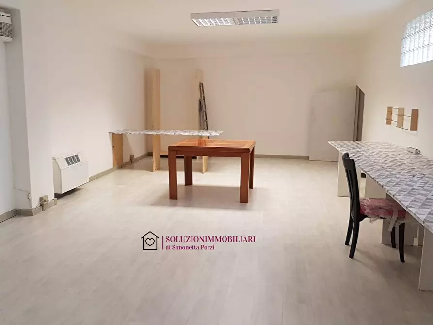 Immagine 2 di Locale commerciale in vendita  in VIA QUINTINA a Perugia