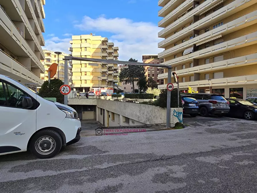 Immagine 4 di Locale commerciale in vendita  in VIA QUINTINA a Perugia