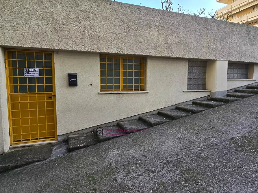 Immagine 5 di Locale commerciale in vendita  in VIA QUINTINA a Perugia