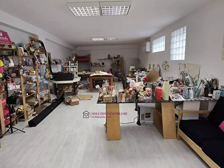 Immagine 3 di Locale commerciale in vendita  in VIA QUINTINA a Perugia