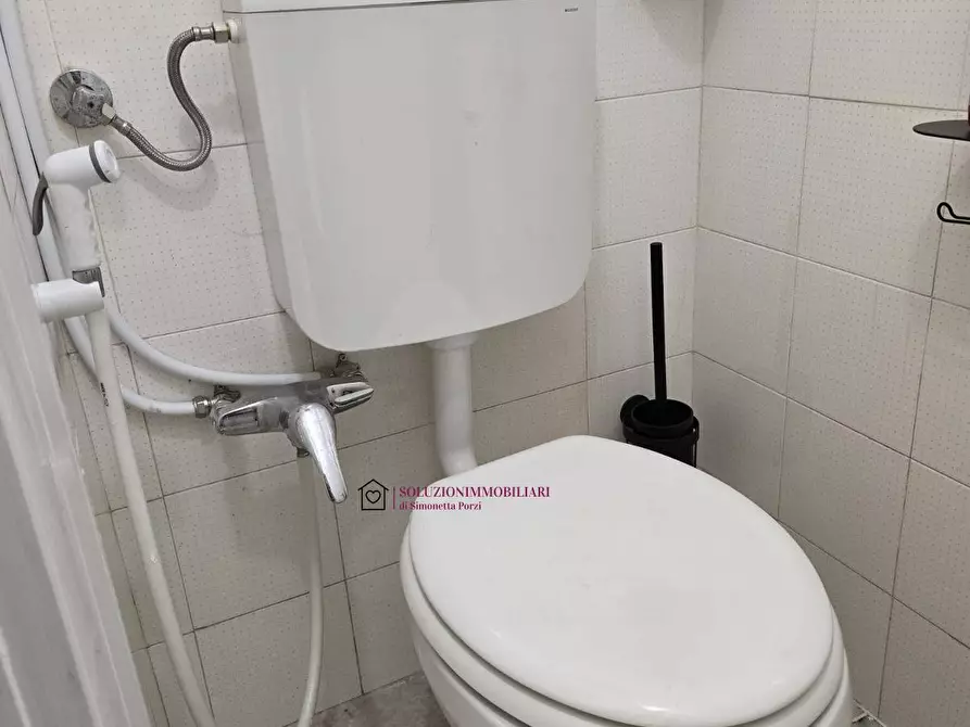 Immagine 11 di Locale commerciale in vendita  in VIA QUINTINA a Perugia