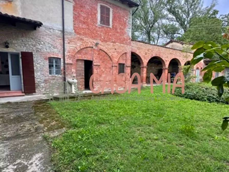 Immagine 1 di Casa indipendente in vendita  in località ca manzini a Alta Val Tidone