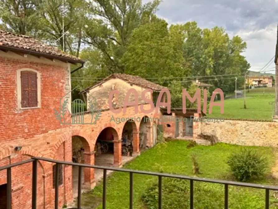 Immagine 1 di Casa indipendente in vendita  in località ca manzini a Alta Val Tidone