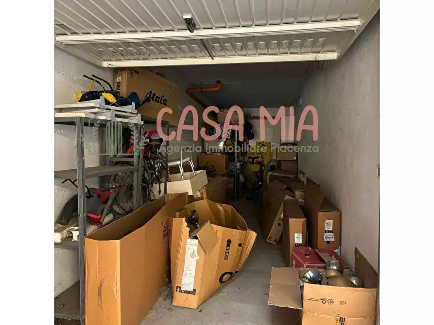 Immagine 3 di Box auto in vendita  in Via Vescovi a Rottofreno