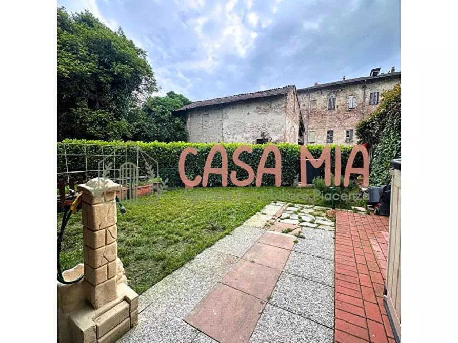 Immagine 5 di Appartamento in vendita  in Località castellzzo sotto a Calendasco