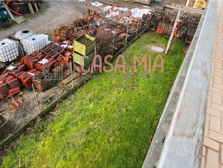 Immagine 2 di Magazzino in vendita  in via de amicis a Rottofreno