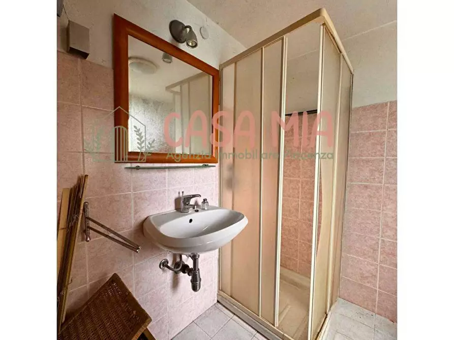 Immagine 15 di Villa in vendita  in Via marchesi a Rottofreno