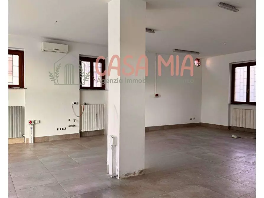 Immagine 8 di Negozio in affitto  in Via emilia est a Rottofreno