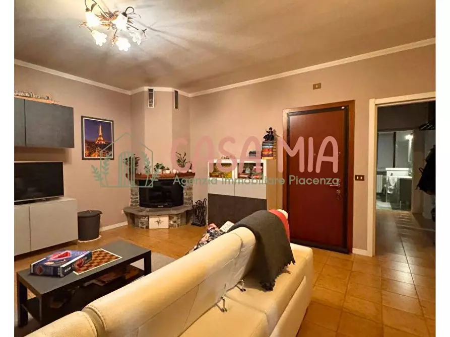 Immagine 7 di Appartamento in vendita  in via roma a Gragnano Trebbiense