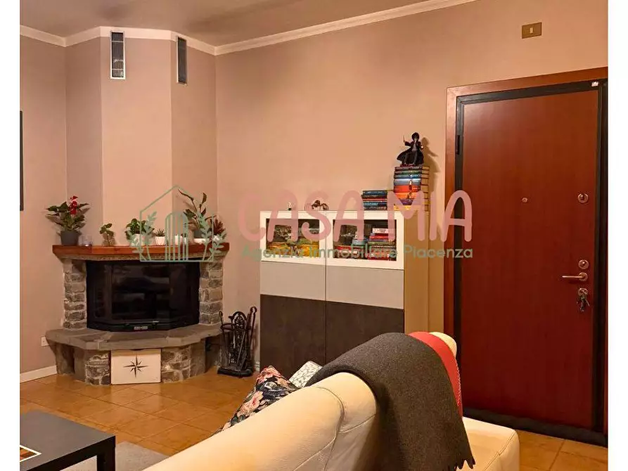 Immagine 8 di Appartamento in vendita  in via roma a Gragnano Trebbiense