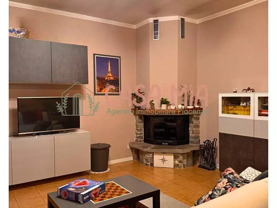 Immagine 11 di Appartamento in vendita  in via roma a Gragnano Trebbiense