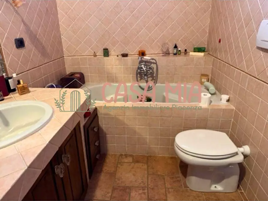 Immagine 29 di Villetta a schiera in vendita  in via roma a Calendasco