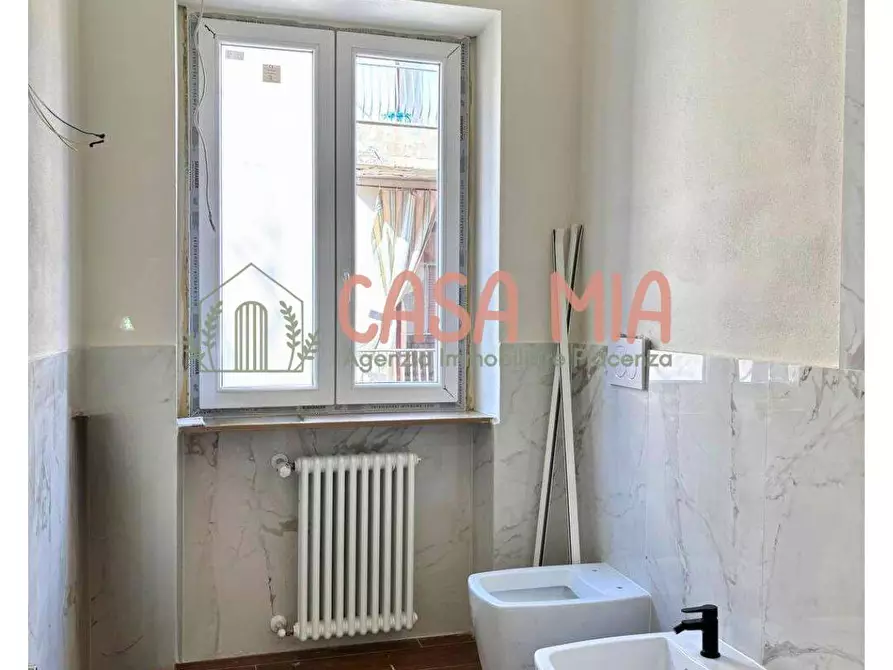 Immagine 22 di Appartamento in vendita  in Viale Dante Alighieri a Piacenza