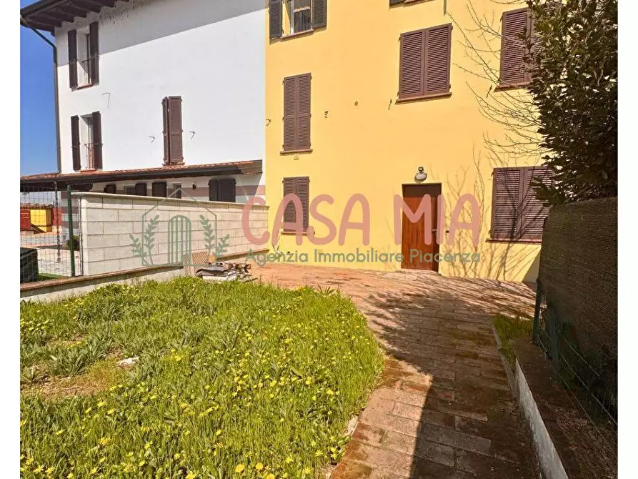 Immagine 2 di Villetta a schiera in vendita  in strada padana inferiore a Caorso