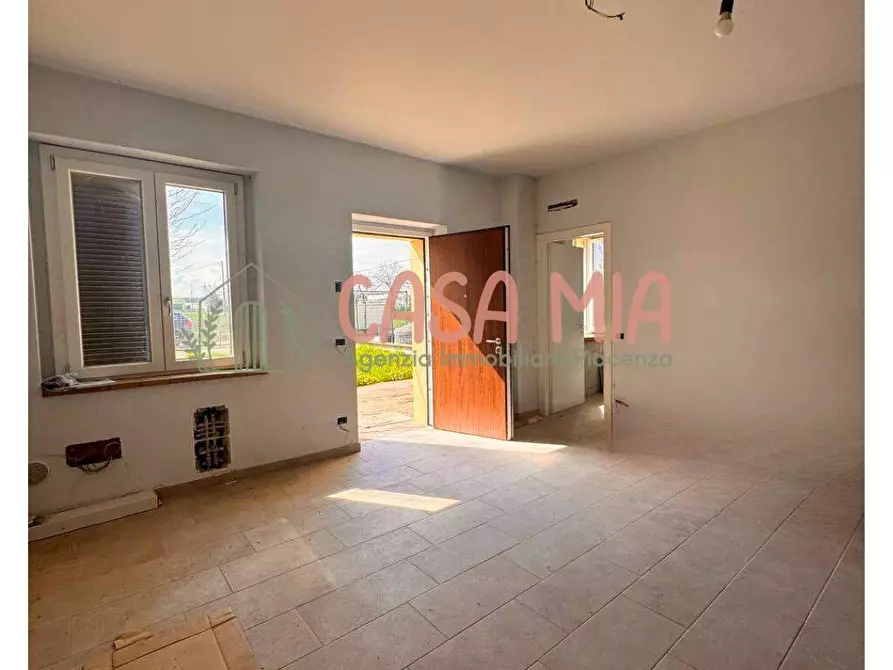 Immagine 11 di Villetta a schiera in vendita  in strada padana inferiore a Caorso