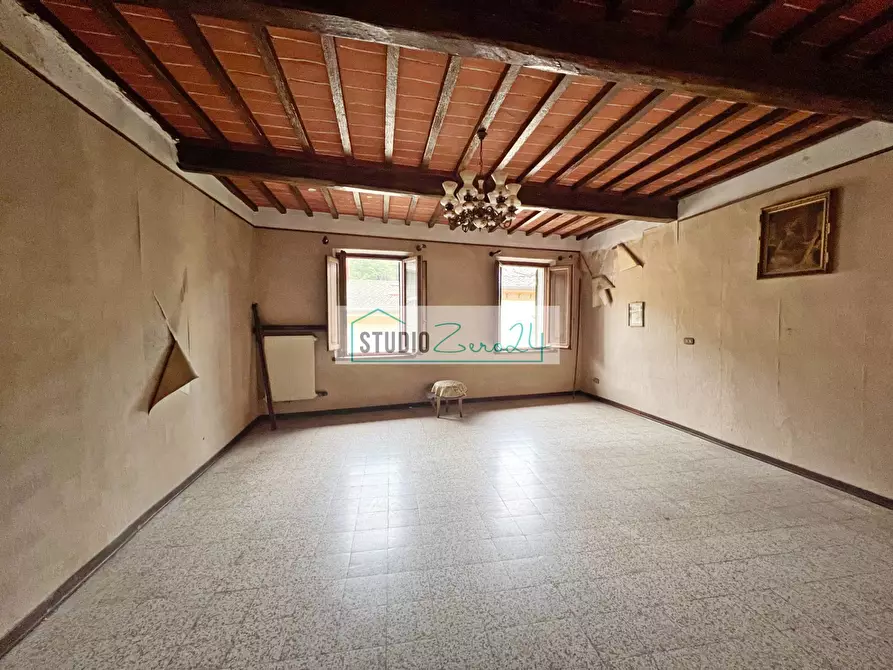 Immagine 22 di Rustico / casale in vendita  in Via vecchia provinciale a Camaiore