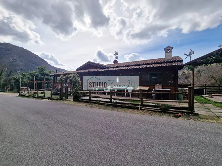 Immagine 29 di Locale commerciale in vendita  in Via Trescolli a Camaiore