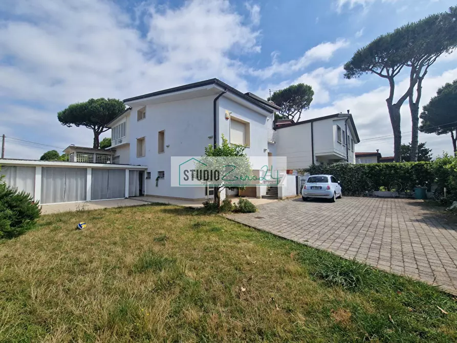 Immagine 3 di Casa semindipendente in vendita  in via maddalena a Camaiore