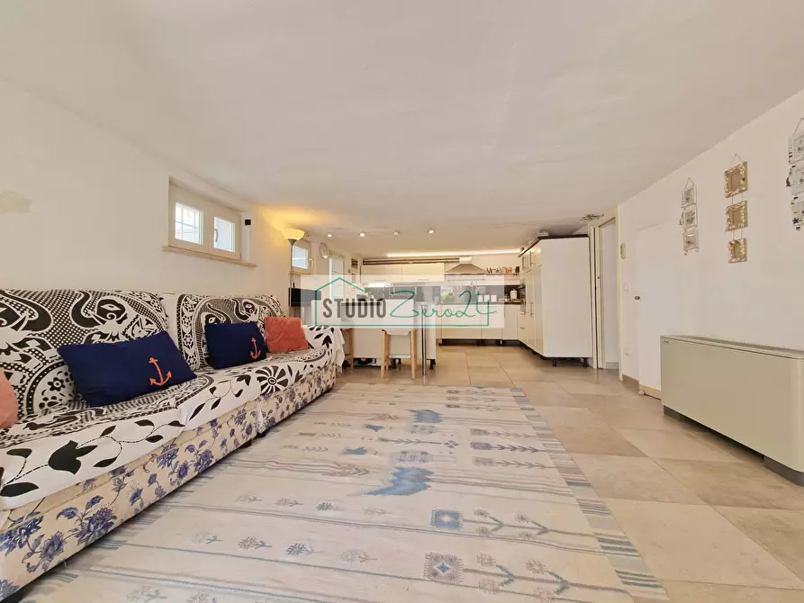 Immagine 8 di Casa semindipendente in vendita  in via maddalena a Camaiore