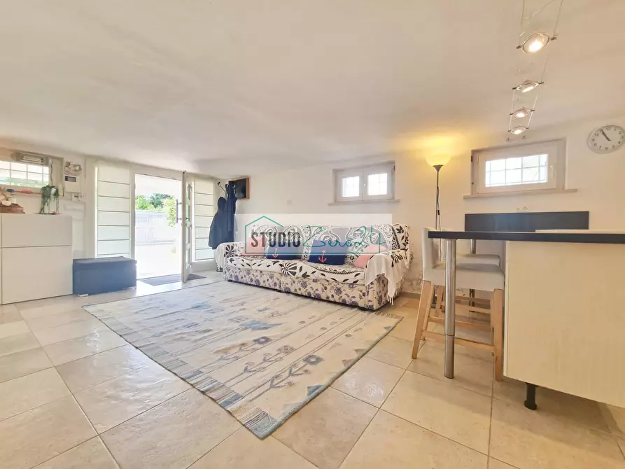 Immagine 21 di Casa semindipendente in vendita  in via maddalena a Camaiore