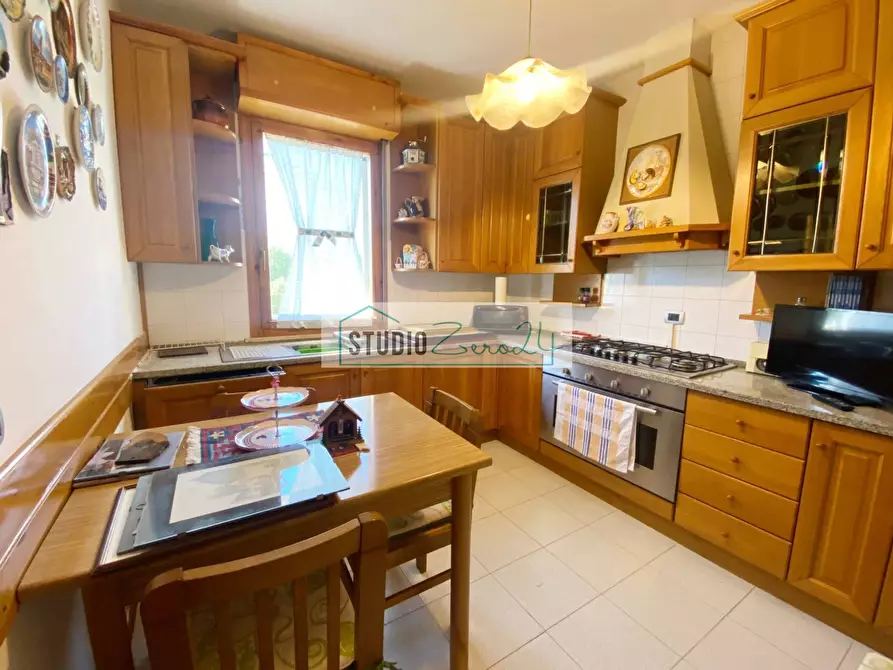 Immagine 10 di Villetta a schiera in vendita  in via arginvecchio a Camaiore